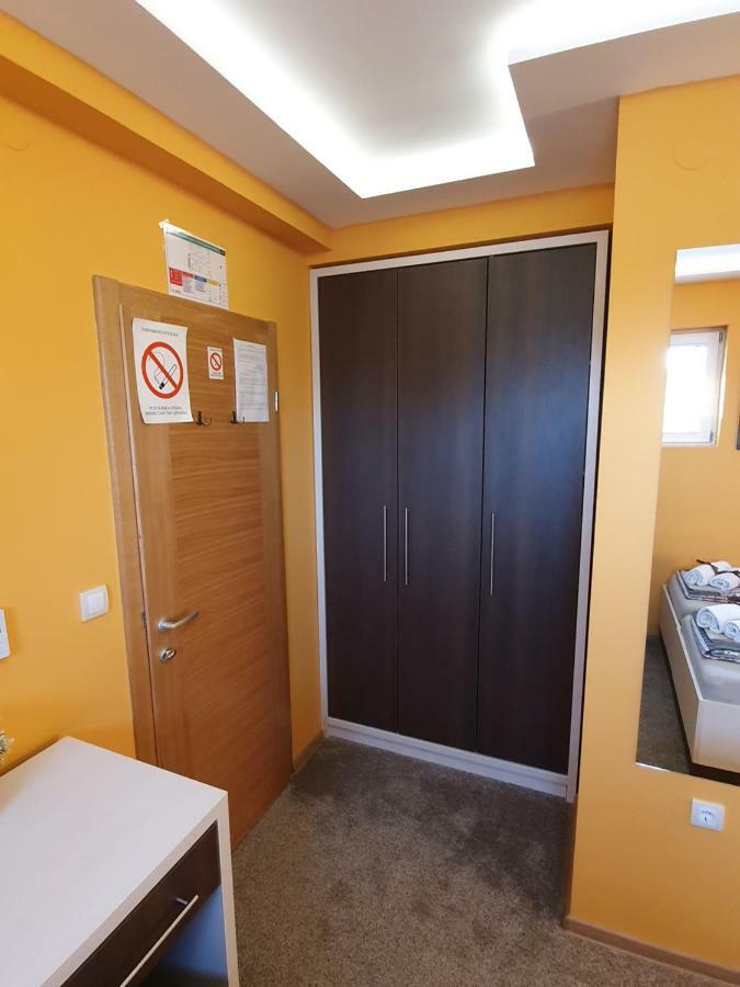 Hotel Oldbrick Pub Sombor Exterior foto