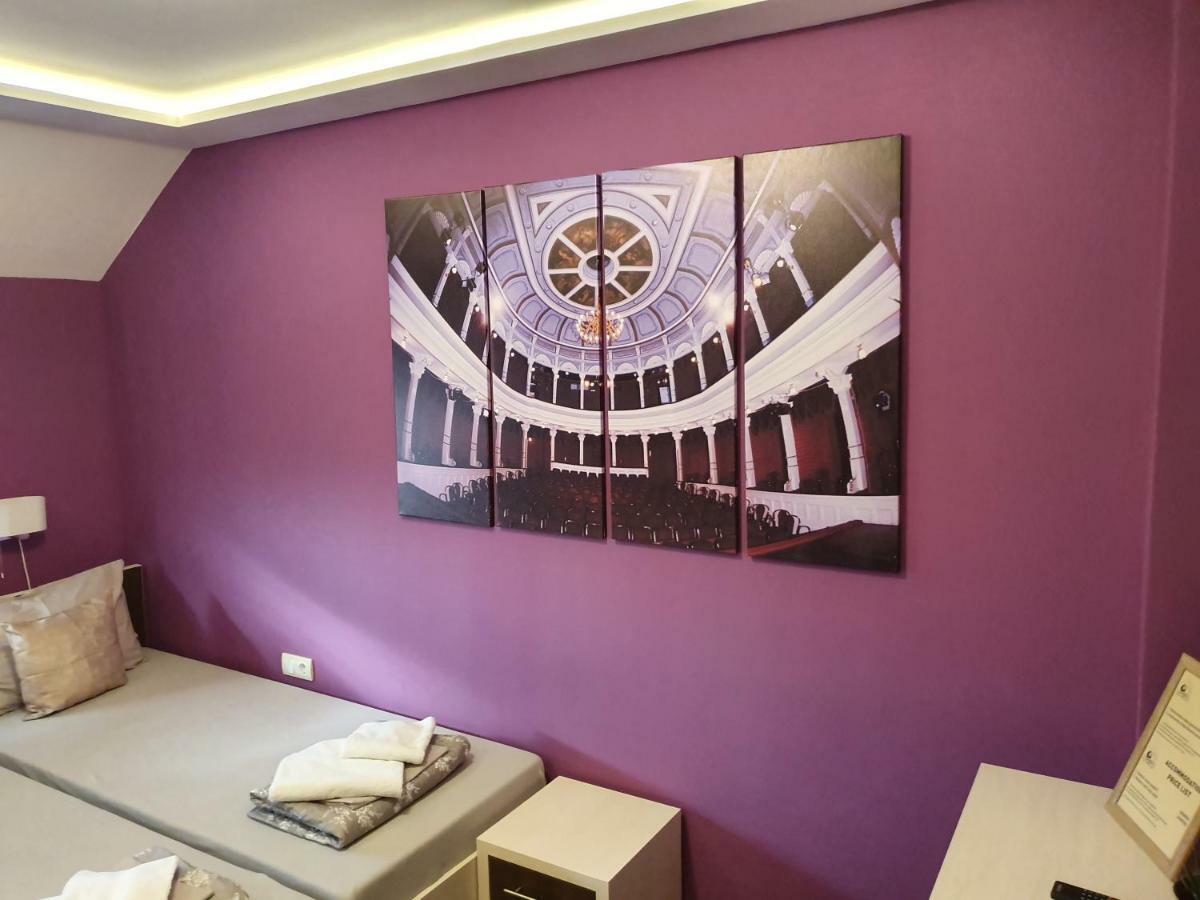 Hotel Oldbrick Pub Sombor Exterior foto