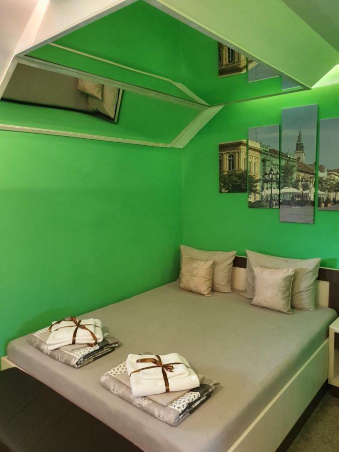 Hotel Oldbrick Pub Sombor Exterior foto