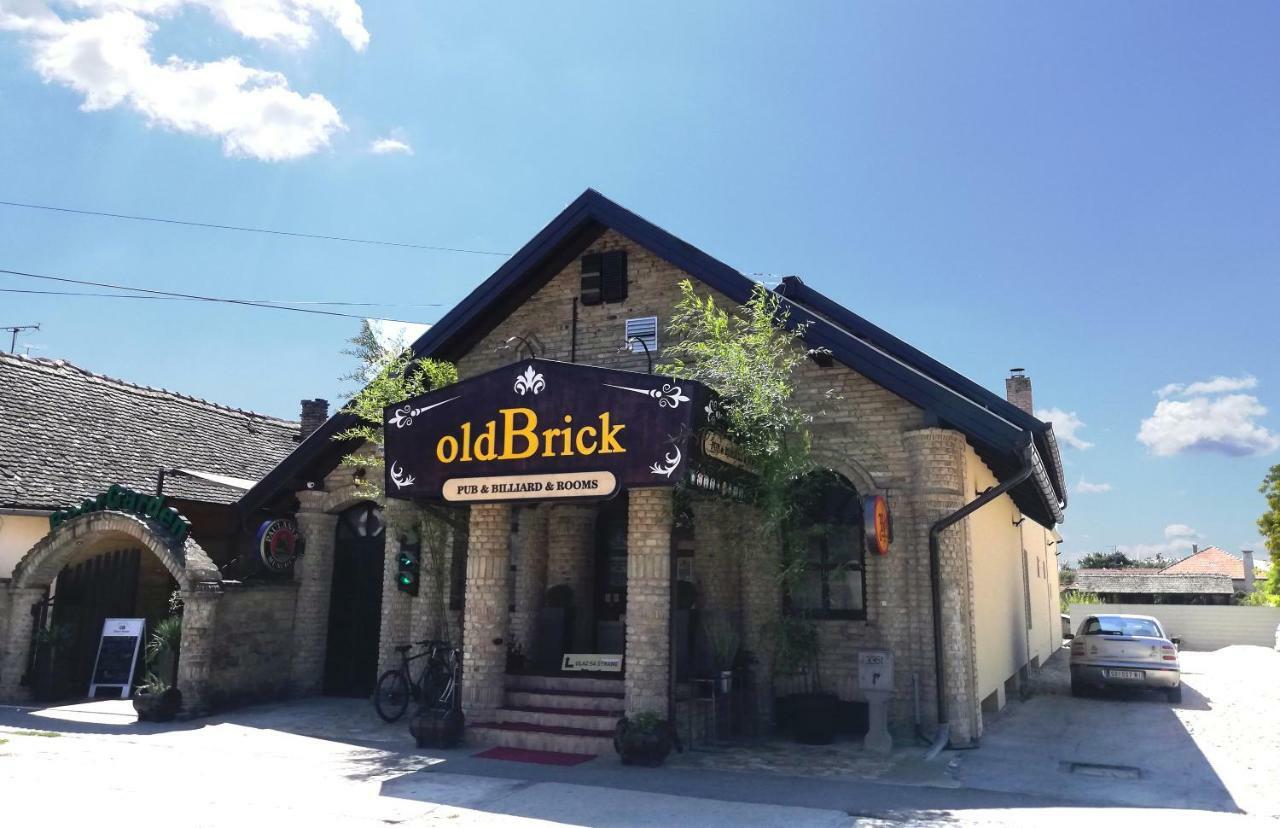 Hotel Oldbrick Pub Sombor Exterior foto